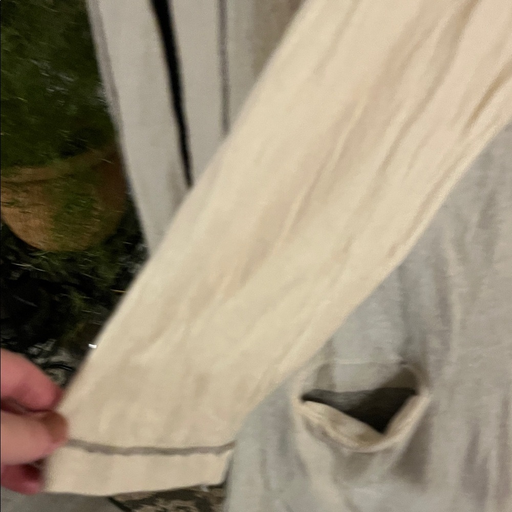 Chic Cream and Gray Cashmere Open-Front Cardigan - Picture 5 of 13
